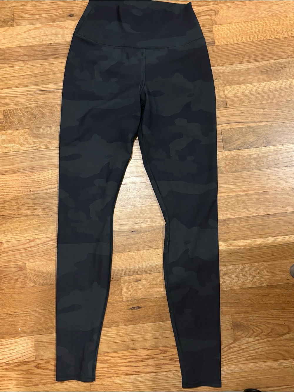 Alo Yoga High-Waisted Vapor Black Camo Leggings camo‎ Size Small $128 Value